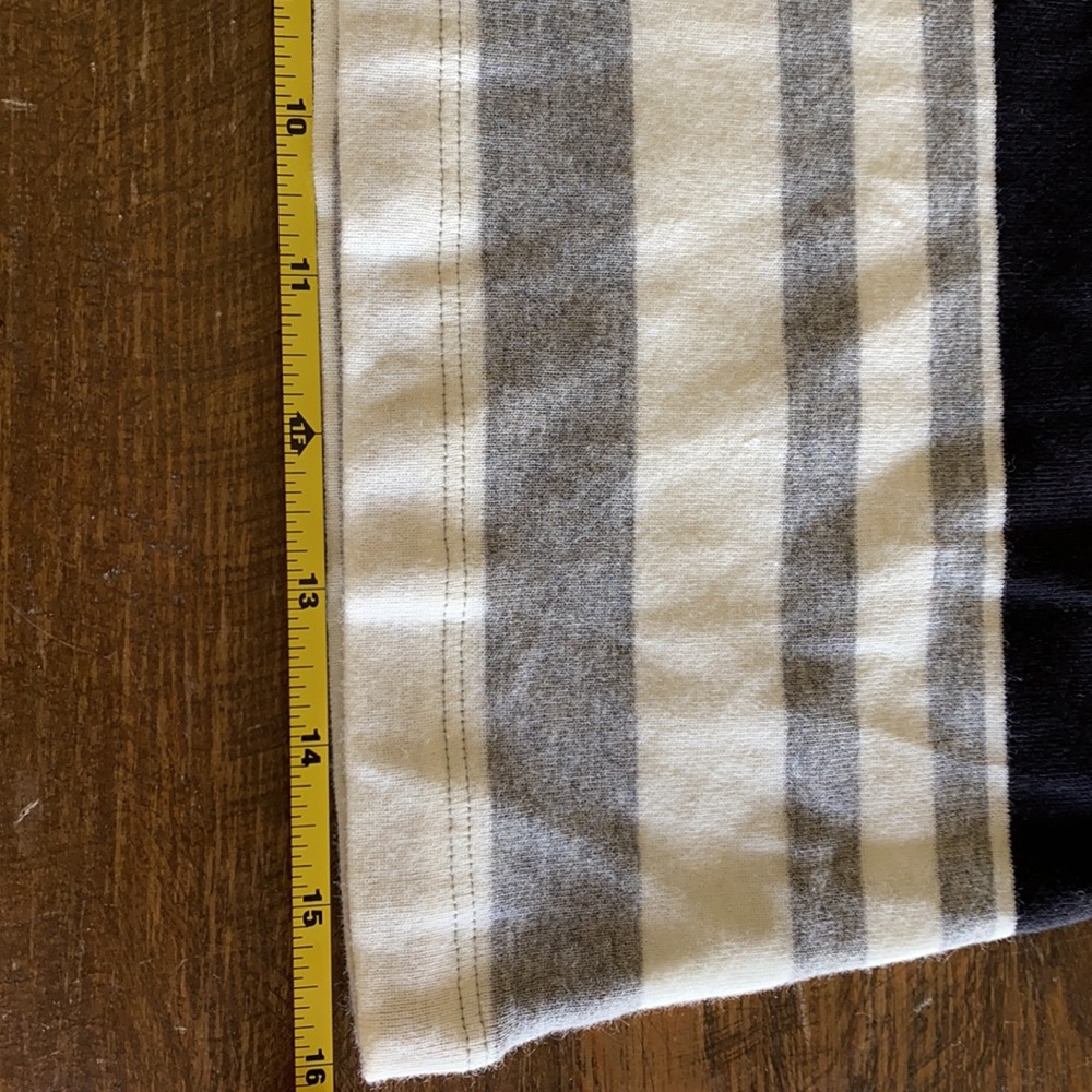 Tommy Hilfiger Tee - Picture 10 of 11